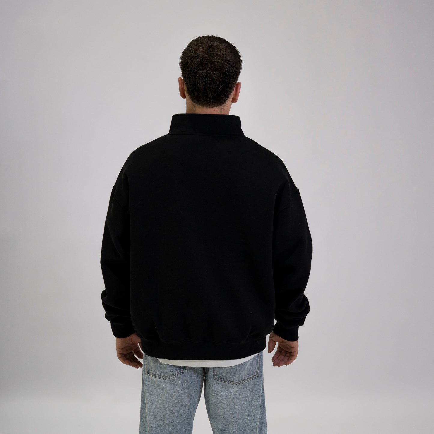 BLACK CLASSIC ZIP CREW