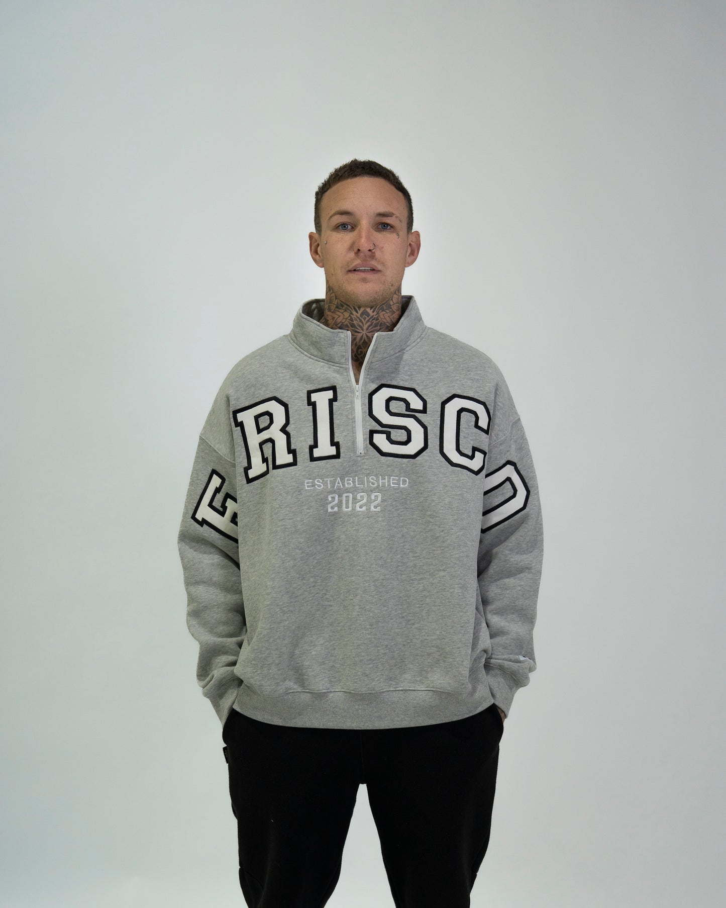 GREY ZIP CREW